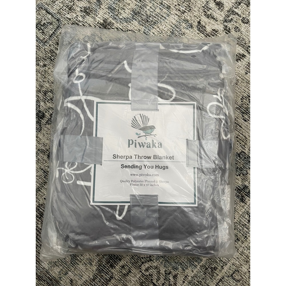 Piwaka Sherpa Throw Blanket Sending You Hugs Grey White Super Soft‎ Fleece 50x60